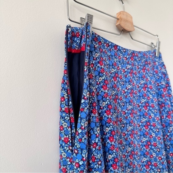 Tommy Hilfiger-Micro Floral Asymmetrical Spring/Summer Skirt (Size:6) - Picture 5 of 9